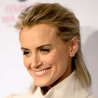 Taylor Schilling Net Worth