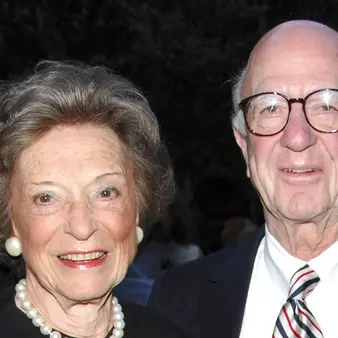 Doris Fisher Net Worth