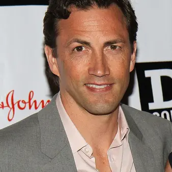 How Andrew Shue Went From Melrose Place to Unlikely Internet Mogul