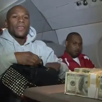 Floyd Mayweather Counts $1 Million in Cash on Private Jet After Getting Out of Jail
