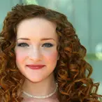 Scarlett Pomers Net Worth