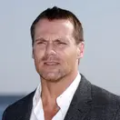 Michael Shanks