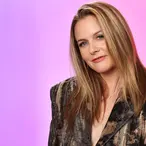 Alicia Silverstone Net Worth