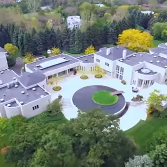 Michael Jordan's Suburban Chicago Mansion Has Been For Sale For Seven Years