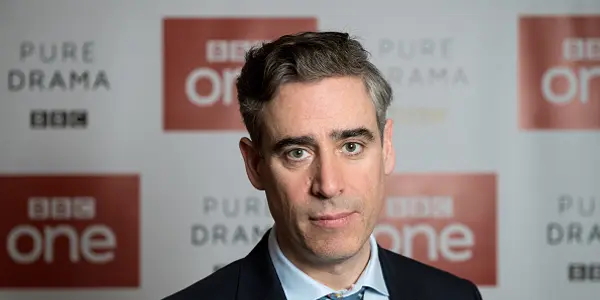 Stephen Mangan