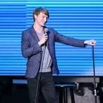 Calum Worthy Net Worth