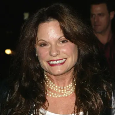 Kay Lenz