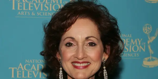 Robin Strasser