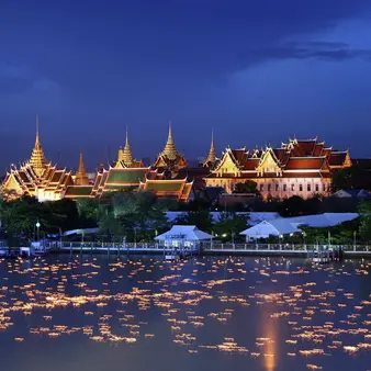 Man Makes Over a Million Dollars By Travel Blogging