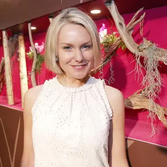 Laura Allen Net Worth