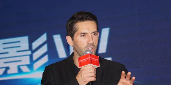 Scott Adkins