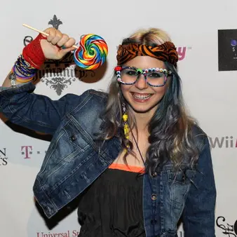 Colette Carr Net Worth