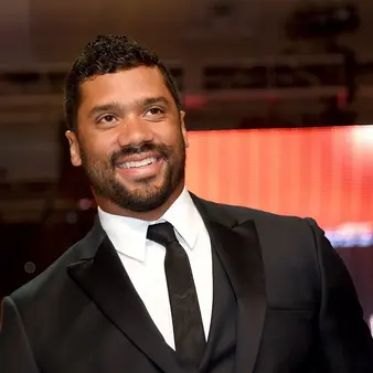 Seattle Seahawks Sign Russell Wilson To A Massive 4-Year $87.6 Million Revolutionary Deal