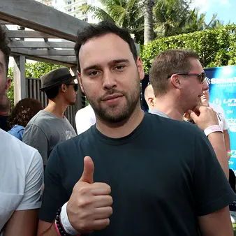 Justin Bieber's Manager Scooter Braun Just Bought Taylor Swift's Former Record Company For $300 Million