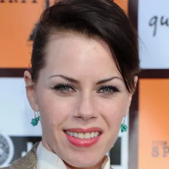 Fairuza Balk Net Worth