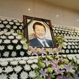 What Happens When An Insanely Rich Person Dies Without A Will?