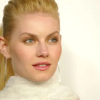 Elisha Cuthbert Net Worth