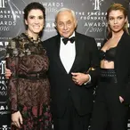 Les Wexner, Billionaire Behind Victoria's Secret, Designed An Ohio Town