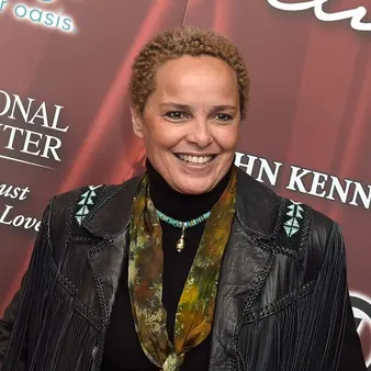 Shari Belafonte Net Worth