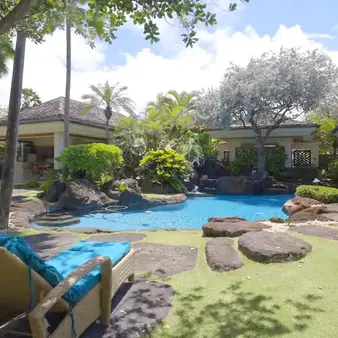 A Hawaii Getaway Once Owned By The Late Harry Rothschild Is Now For Sale At $32.5 Million