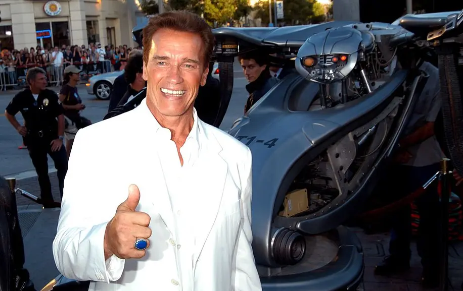 Private Jets, Private Gym, $1.6M Delay Fees, 20% Of Gross… Arnold Schwarzenegger's "T3" Contract Was Absolutely Insane