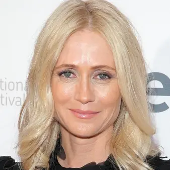 Kelly Rowan Net Worth