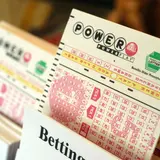$88 Million Powerball Lottery Winner Has Spent $21 Million Bailing Out Drug Dealer Boyfriend