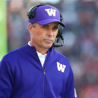 Chris Petersen Is Stepping Down As Washington's Head Coach – Giving Up Millions Of Dollars In The Process