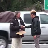 Christmas Miracle Raises Small Fortune For The Most Generous Homeless Guy Ever – Amazing Story!