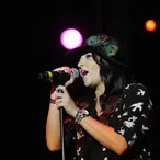 Alisan Porter Net Worth