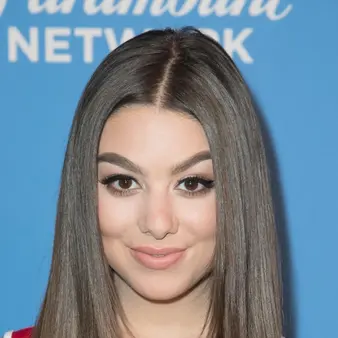 Kira Kosarin Net Worth