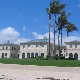 Billionaire Steven Schonfeld Reportedly Set To Buy Almost $200 Million Palm Beach Mansion