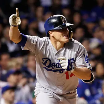 Enrique Hernandez Net Worth