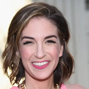 Danielle Schneider Net Worth