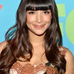 Hannah Simone Net Worth