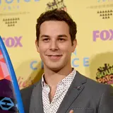 Skylar Astin Net Worth