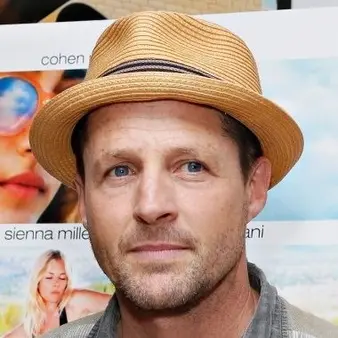 Tim Guinee Net Worth