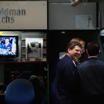 300 Goldman Sachs Got Early Stock Bonuses Last Year In New Tax Ploy