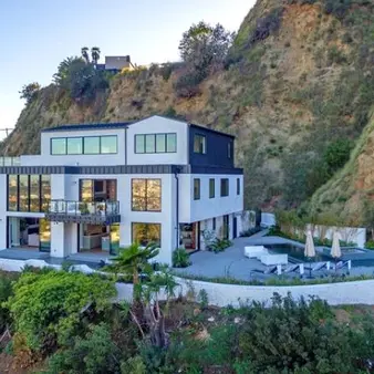 Demi Lovato Just Listed The Hollywood Hills Mansion Where She Overdosed For $9.4 Million