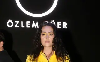 Esra Bilgiç Net Worth