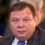 Sanctioned Russian Billionaire Mikhail Fridman Offers $1 Billion To Ukraine… With Fairly Obvious String Attached (Presumably)