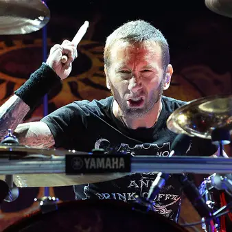 Shannon Larkin Net Worth