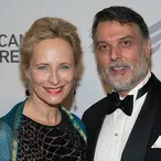 Laila Robins Net Worth