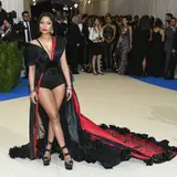 Nicki Minaj Offers To Pay College Expenses For Some Lucky Fans On Twitter