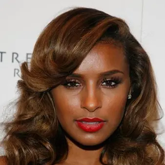 Melody Thornton Net Worth