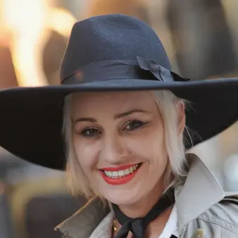 Siobhan Fahey Net Worth