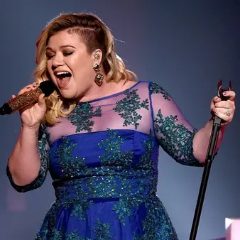 Kelly Clarkson Net Worth