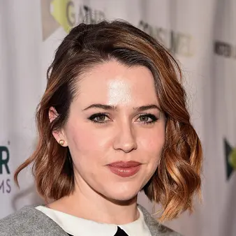 Majandra Delfino Net Worth