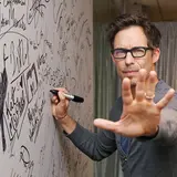 Tom Cavanagh Net worth