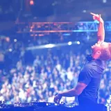 Calvin Harris Just Dethroned Tiesto To Become The Richest DJ In The World